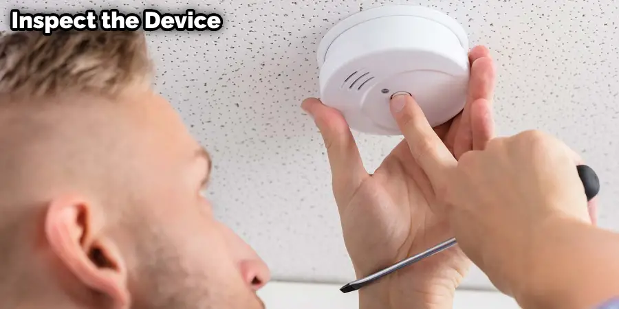 How to Tell if Your Smoke Detector Is Bugged