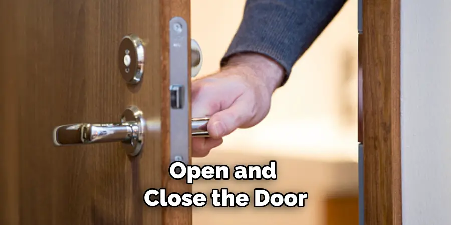 Open and Close the Door