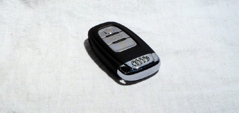 How to Change the Battery in Audi Key Fob