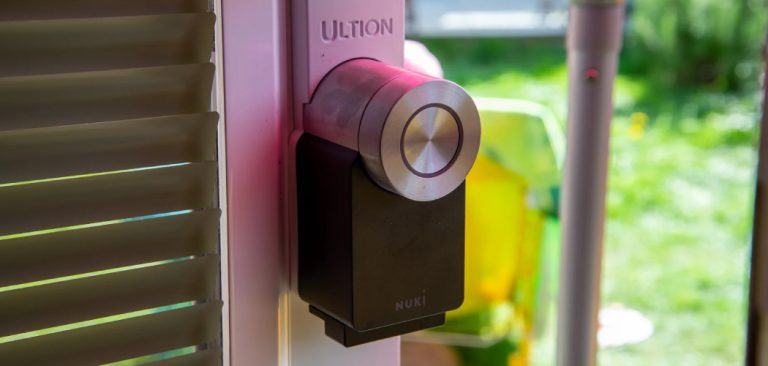 How to Lock Smart Lock