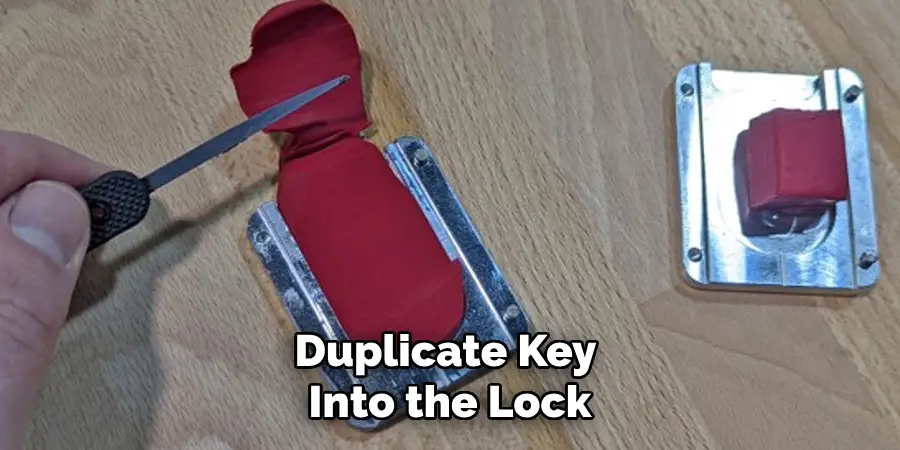 Duplicate Key 
Into the Lock