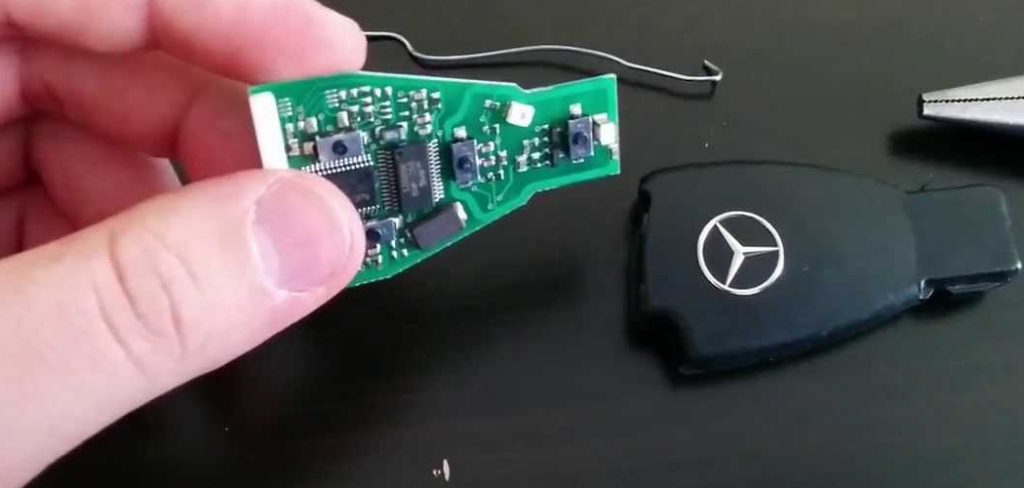 How to Take Apart Mercedes Key Fob